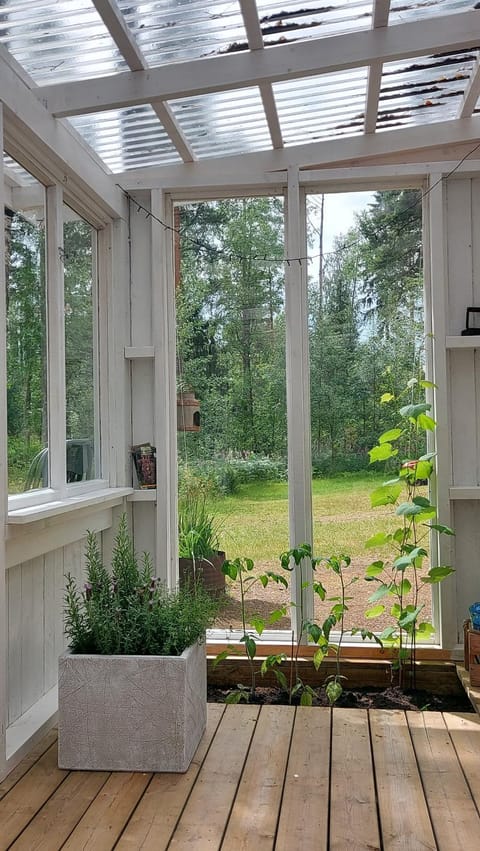 Day, Garden view