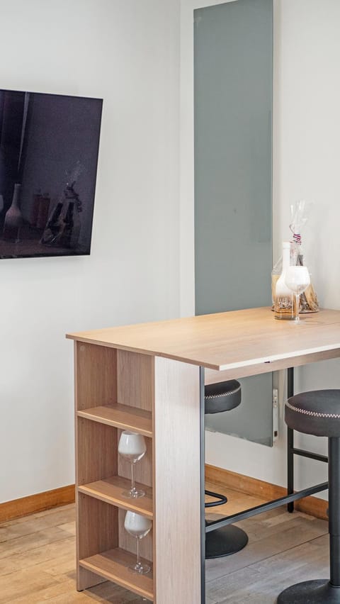 TV and multimedia, Dining area