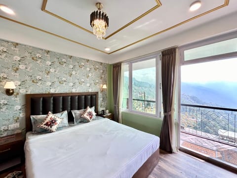 Bed, Natural landscape, View (from property/room), Balcony/Terrace, Photo of the whole room, Bedroom, Mountain view