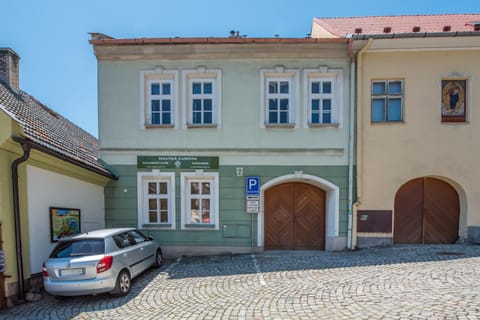 Property building, Day, Parking