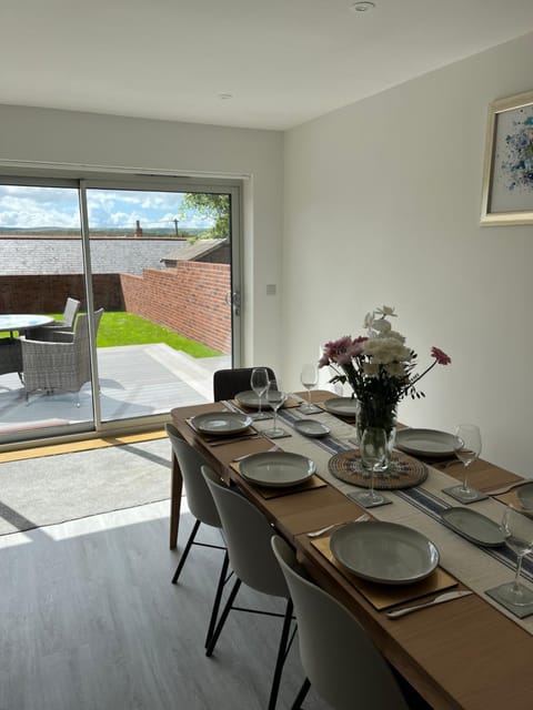 Mallard House House in Freshwater