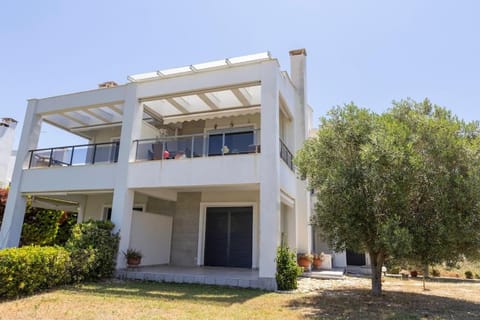 Property building, Spring, Garden, Balcony/Terrace, Garden view