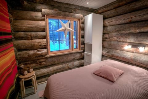 Elegant and Cosy Log Lodge Villa Aurora Apartment in Norrbotten County, Sweden