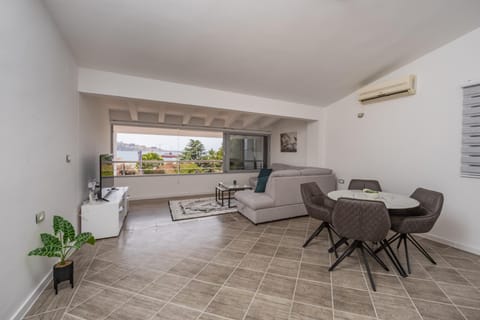 TV and multimedia, View (from property/room), Balcony/Terrace, Living room