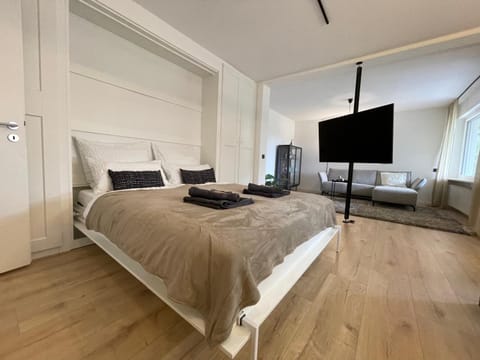 Bedroom, wardrobe