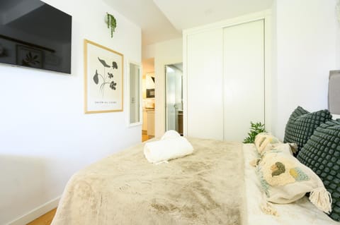 Estudio con parking Teatinos Málaga living Apartment in Malaga