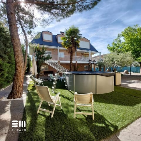Patio, Garden, Swimming pool, sunbed