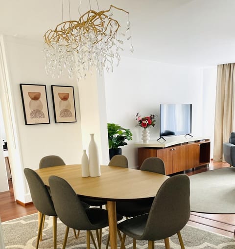 Communal lounge/ TV room, TV and multimedia, Living room, Seating area