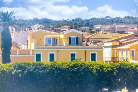 Property building, Day, Natural landscape