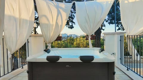 Hot Tub, Balcony/Terrace