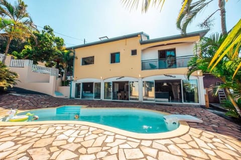 Property building, Patio, Day, Pool view, Swimming pool, Swimming pool