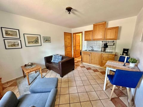 Kitchen or kitchenette, Living room, Seating area