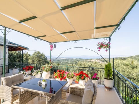 Natural landscape, View (from property/room), Balcony/Terrace, Seating area