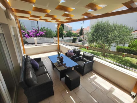 Day, Natural landscape, Garden, View (from property/room), Balcony/Terrace, Seating area, Garden view