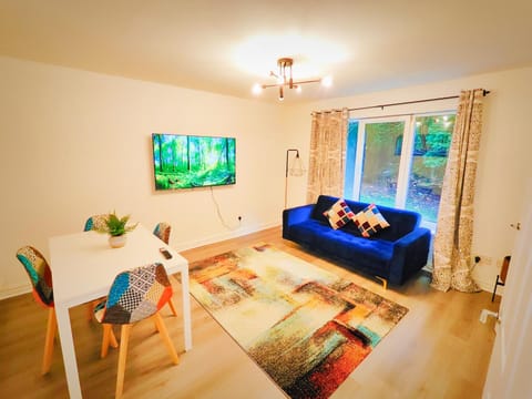 La Casita, Quarry - 2 bedroom Entire Apartment with Free Parking Apartment in Glasgow