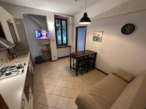 Lovely central 2-bedroom apartment Apartment in Milan