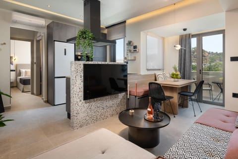 TV and multimedia, Kitchen or kitchenette, Living room, Photo of the whole room, Seating area, Dining area, kitchen