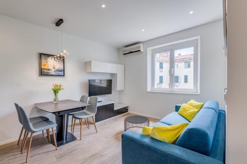 TV and multimedia, Living room, air conditioner