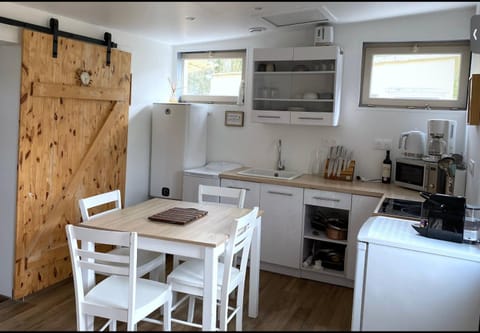 Cottage, L étrille, WIFI gratuit, proche de la mer, jardin, terrasse House in Saint-Pair-sur-Mer