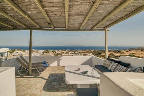 Natural landscape, View (from property/room), Balcony/Terrace, Seating area, Sea view