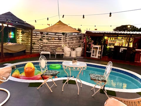 Caline VIP Luxury Jacuzzi &, Swimming Pool MEWS Bed and Breakfast in Cape Town