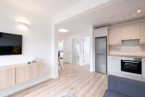 Luxury Modern PENTHOUSE, City Centre, SLEEPS 6 Apartment in Galway