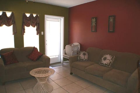 Las Palmas 8 Close to entertainment district, beach access Apartment in South Padre Island