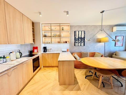 Kitchen or kitchenette, kitchen, kitchen