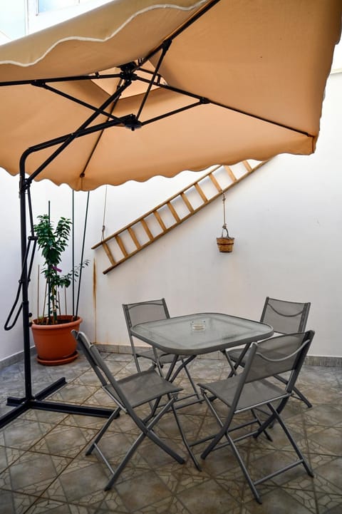 Inner courtyard view