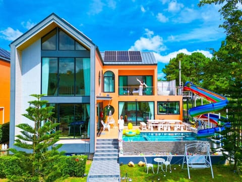 Property building, Swimming pool