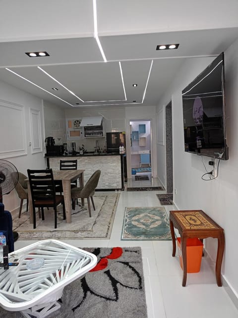 Communal lounge/ TV room, Kitchen or kitchenette, Living room, Seating area, Dining area