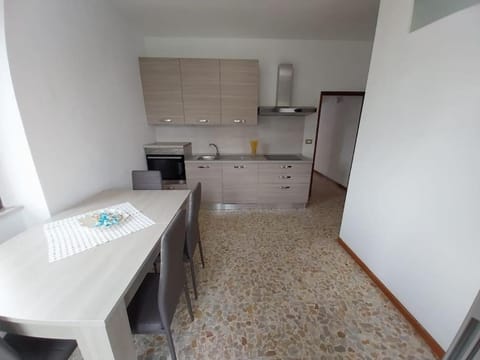 Kitchen or kitchenette, Dining area, dishwasher, oven, stove