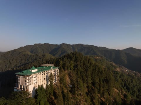 Property building, Day, Natural landscape, Bird's eye view, Mountain view