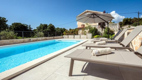 Patio, Balcony/Terrace, Pool view, Swimming pool, sunbed