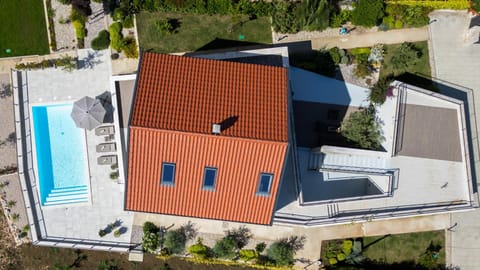 Property building, Day, Bird's eye view, Pool view, Swimming pool