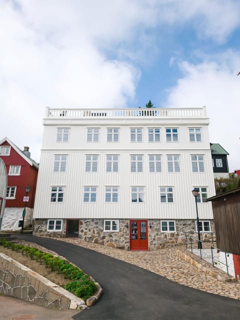 Property building, Day