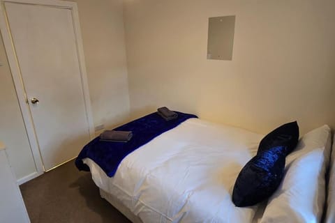 Eastpark 5 bdrms Walk to O2 Apollo and City House in Manchester