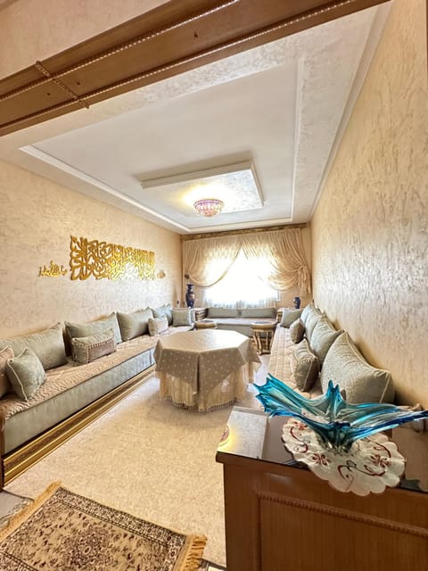 Living room, Photo of the whole room, Seating area