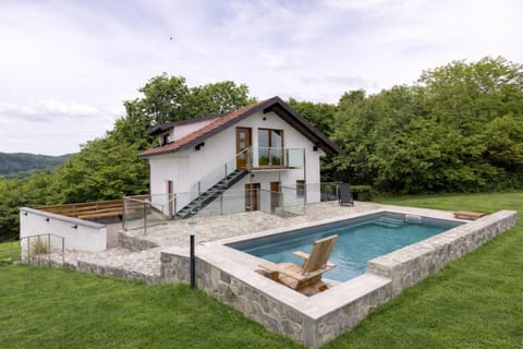 Property building, Day, Natural landscape, Garden view, Pool view, Swimming pool, sunbed