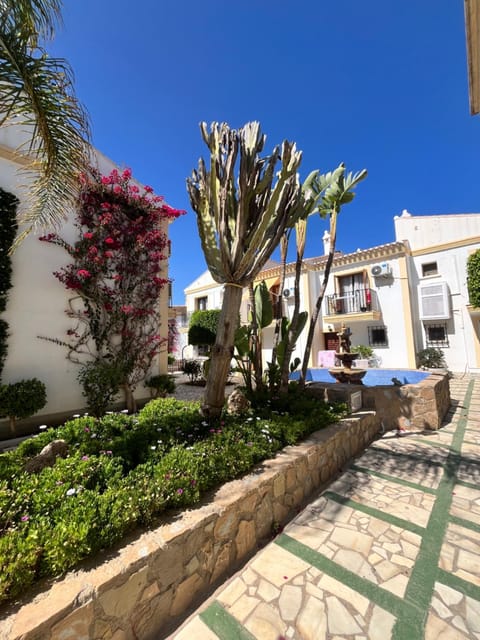 Property building, Patio, Garden
