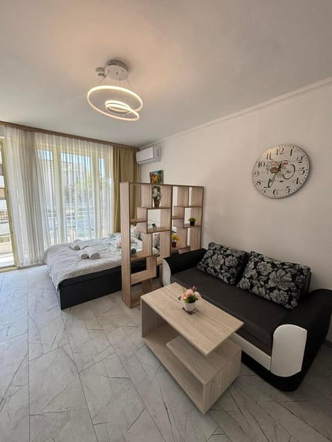 Bed, Living room, Photo of the whole room