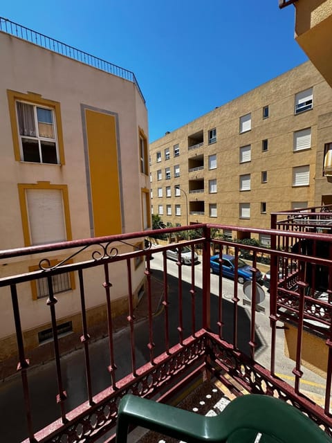Property building, View (from property/room), Balcony/Terrace, Parking