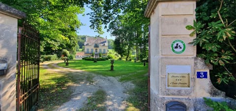 Facade/entrance, Property logo or sign, Natural landscape, Garden, Logo/Certificate/Sign, Garden view