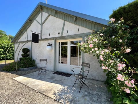 Property building, Patio, Inner courtyard view