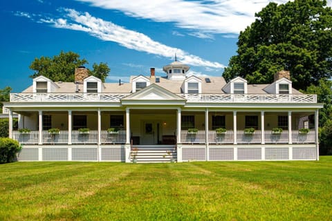 Property building, Day, Natural landscape, Garden, Garden view
