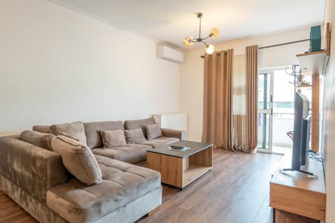 Communal lounge/ TV room, Seating area, air conditioner