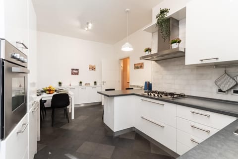 -QUADRILOCALE IN CENTRO-Vicino alla spiaggia Apartment in Varazze