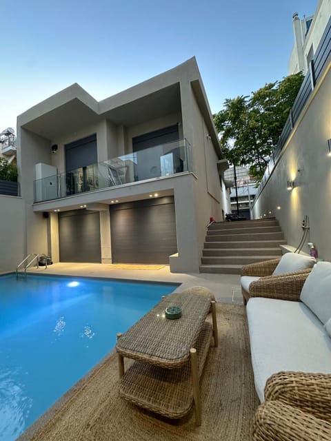 Property building, Balcony/Terrace, Swimming pool