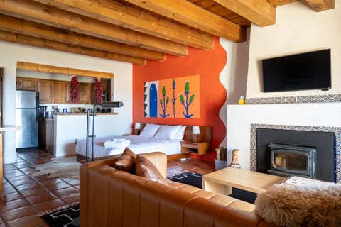 Three Studios at Canyon Base - 15min to Ski House in New Mexico