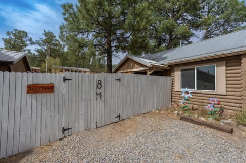 Enchanted Hideaway Cabins and Cottages Cabin in Ruidoso